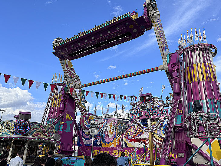 Top Spin No. 1 auf dem Osterplärrer 2024 in Augsburg (©Foto: Martin Schmitz)